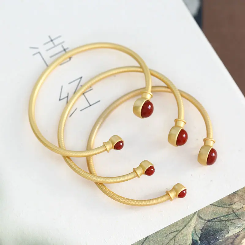 New silver inlaid South Red tourmaline balls can adjust bracelet ladies court wind retro exquisite jewels wedding accessories
New silver inlaid South Red tourmaline balls can adjust bracelet ladies court wind retro exquisite jewels wedding accessories