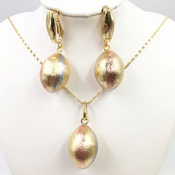 2020 fashion high quality jewelry wedding set in African protective color Dubai Italian women Necklace Earrings tourism jewelry 
2020 fashion high quality jewelry wedding set in African protective color Dubai Italian women Necklace Earrings tourism jewelry