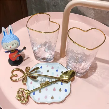 Heart Cute Nordic Glass Cup Transparent Water Cup Couple With Handle Simple Tazas Para Cafe Student Milk Juice Drinkware MM60BLB
Heart Cute Nordic Glass Cup Transparent Water Cup Couple With Handle Simple Tazas Para Cafe Student Milk Juice Drinkware MM60BLB