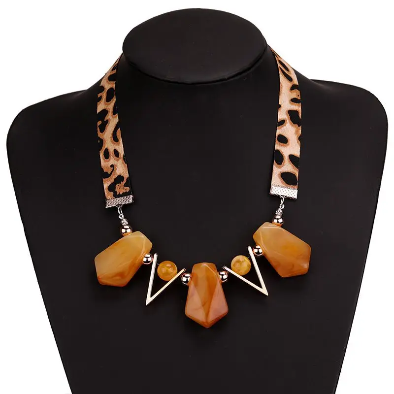 New fashion resin pendant necklace accessories geometric polychrome fashion women's Necklace
New fashion resin pendant necklace accessories geometric polychrome fashion women's Necklace