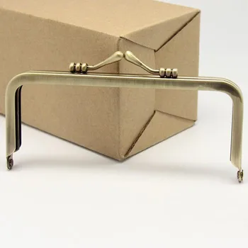 E137 12.5cm*5.5cm bronze no hole glue square purse frame clasp DIY Coin Purse Kiss lock bag accessories 2pcs/lot 
E137 12.5cm*5.5cm bronze no hole glue square purse frame clasp DIY Coin Purse Kiss lock bag accessories 2pcs/lot