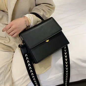 French Designer Autumn&winter Retro Square Shoulder Bag & Wide Shoulder Strap Bag Width 22cm High 18.5cm Thickness 8.5cm 
French Designer Autumn&winter Retro Square Shoulder Bag & Wide Shoulder Strap Bag Width 22cm High 18.5cm Thickness 8.5cm