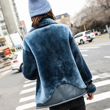 new winter 2020 woman high quality sheepskin locomotive jacket female short lambskin fur leather wool coat
new winter 2020 woman high quality sheepskin locomotive jacket female short lambskin fur leather wool coat