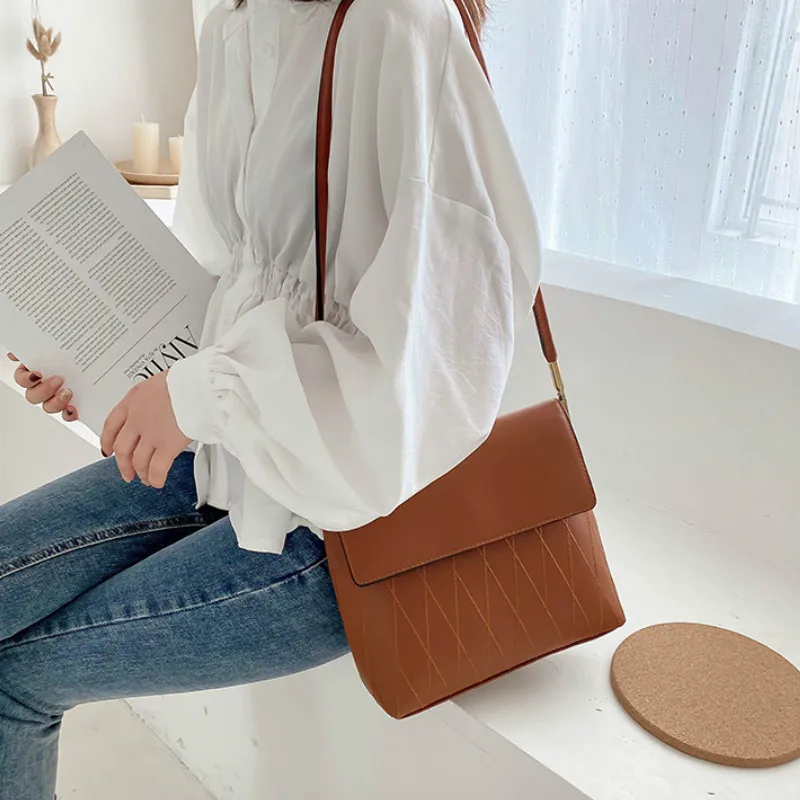 2020 Fashion Women Bag Large Capacity Shoulder Bag Cover Solid Flap PU Soft Tote Bag Crossbody Bags for Women
2020 Fashion Women Bag Large Capacity Shoulder Bag Cover Solid Flap PU Soft Tote Bag Crossbody Bags for Women