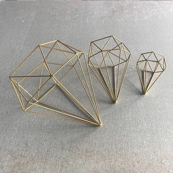 Nueva decoración de boda flor de Metal Pilar camino de la pista boda Centro estante plomo hierro oro diamante camino de tres pie
Nueva decoración de boda flor de Metal Pilar camino de la pista boda Centro estante plomo hierro oro diamante camino de tres pie