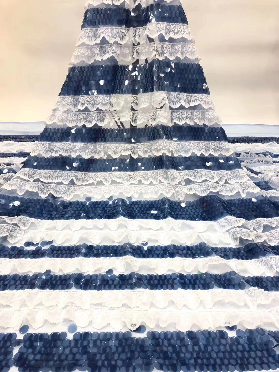 African lace fabric embroidery Nigerian sequin lace fabric 2020 high-quality French lace fabric clothes D37471
African lace fabric embroidery Nigerian sequin lace fabric 2020 high-quality French lace fabric clothes D37471