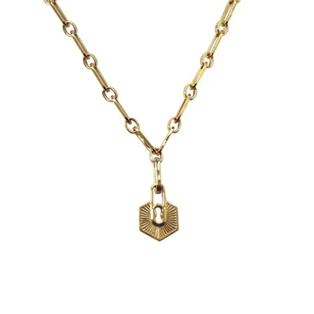 2020 Ornament European and American Thick Chain Double-Sided Splittable Small Lock Pendant Gold color Necklace 
2020 Ornament European and American Thick Chain Double-Sided Splittable Small Lock Pendant Gold color Necklace