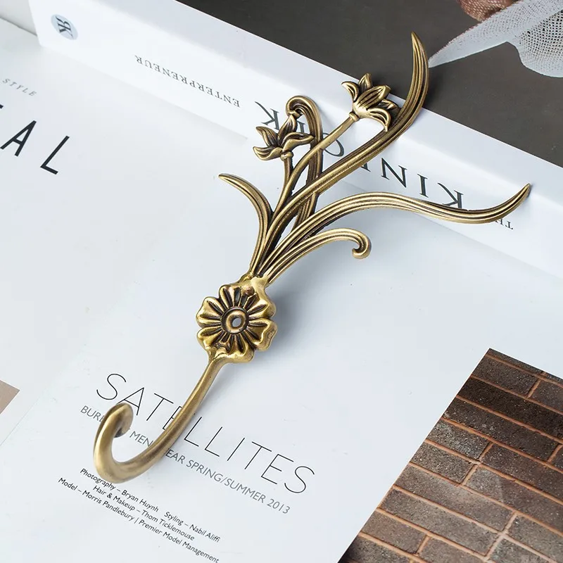 Латунный настенный крючок, новые китайские крючки для шляп с чернилами, украшение для дома, настенное украшение ручной работы, украшение для гостиной, подарочное хранение
Латунный настенный крючок, новые китайские крючки для шляп с чернилами, украшение для дома, настенное украшение ручной работы, украшение для гостиной, подарочное хранение