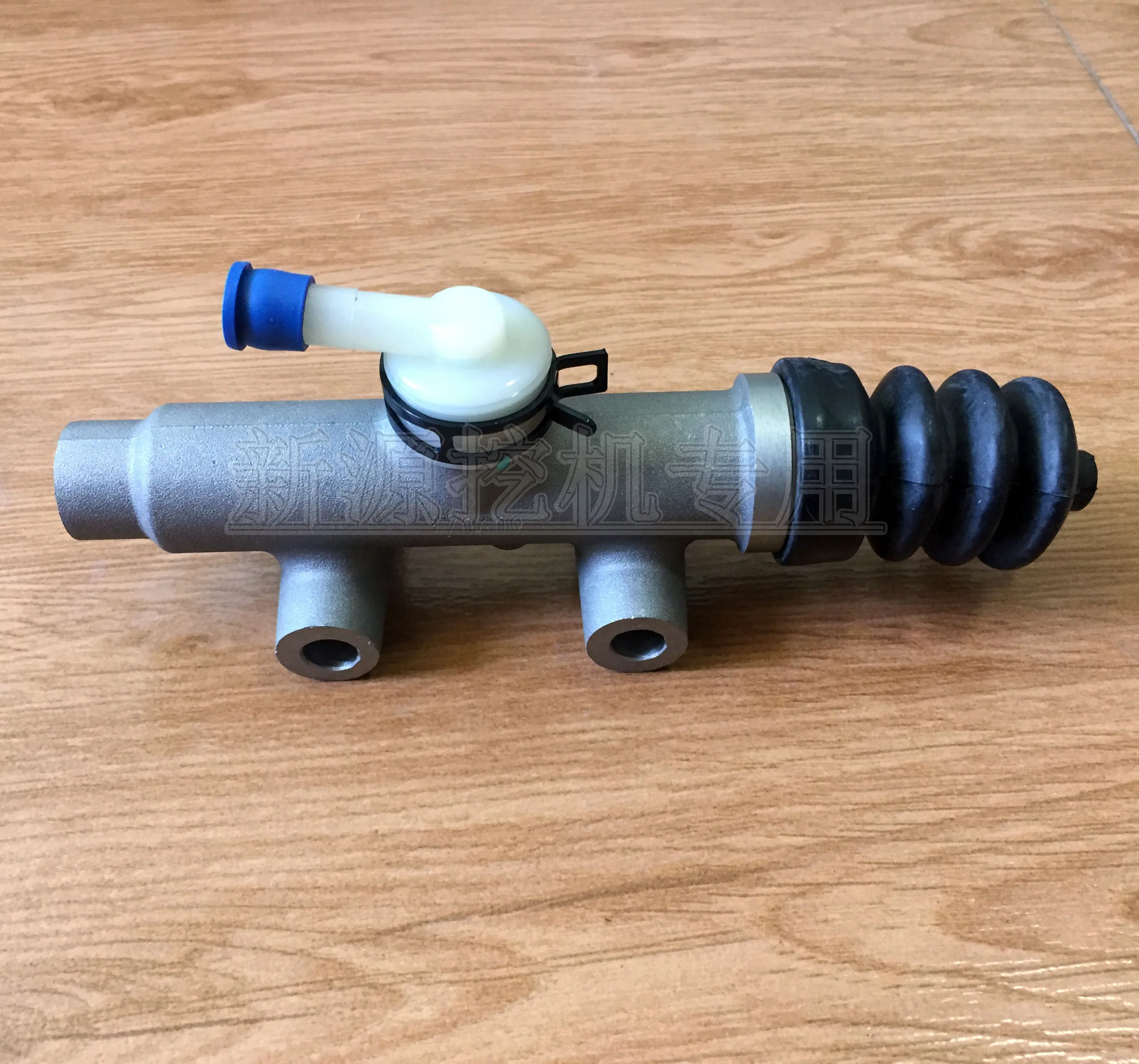 Make for new source wheel excavator 65 75 clutch master cylinder / slave cylinder push rod original general accessories
Make for new source wheel excavator 65 75 clutch master cylinder / slave cylinder push rod original general accessories