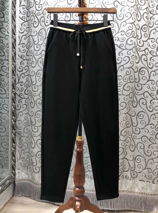 In early autumn of 2019, new women's drawstring tie-in waist obliquely symmetrical pocket long sleeve pants 810
In early autumn of 2019, new women's drawstring tie-in waist obliquely symmetrical pocket long sleeve pants 810