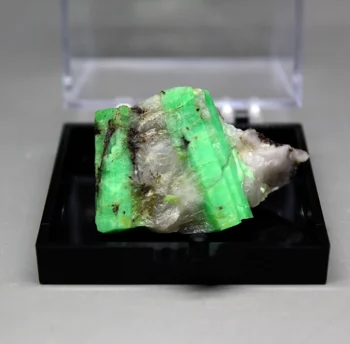 100% Natural gem-grade green emerald mineral crystal specimens stones and crystals quartz crystals from china
100% Natural gem-grade green emerald mineral crystal specimens stones and crystals quartz crystals from china