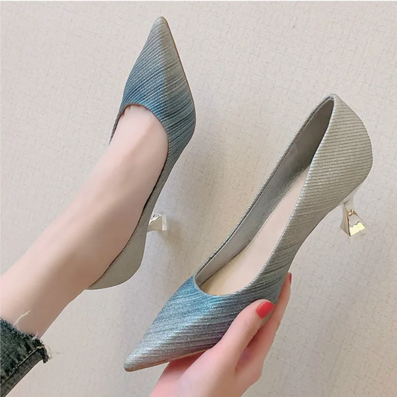 New Women Pumps Gradient color Pointed Toe Clear Crystal Heel High Heels Wedding Silver shiny Fashion Shoes Zapatos Mujer U18-80
New Women Pumps Gradient color Pointed Toe Clear Crystal Heel High Heels Wedding Silver shiny Fashion Shoes Zapatos Mujer U18-80