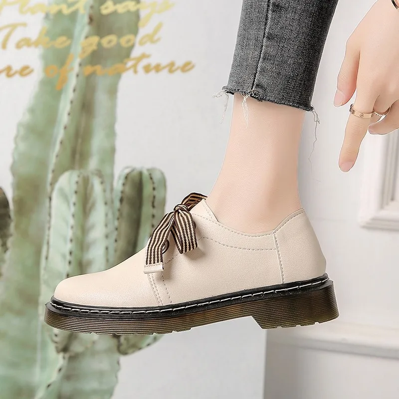 British Style Womens Derby Shoes Female Footwear All-Match Casual Sneaker Clogs Platform Round Toe Preppy Leather Retro Cross
British Style Womens Derby Shoes Female Footwear All-Match Casual Sneaker Clogs Platform Round Toe Preppy Leather Retro Cross