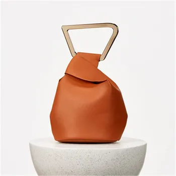 2020 Spring New Bucket Bag Women Irregular Small Handbag Female Fashion Casual Design Solid Color Pu Leather Bags MM50008
2020 Spring New Bucket Bag Women Irregular Small Handbag Female Fashion Casual Design Solid Color Pu Leather Bags MM50008
