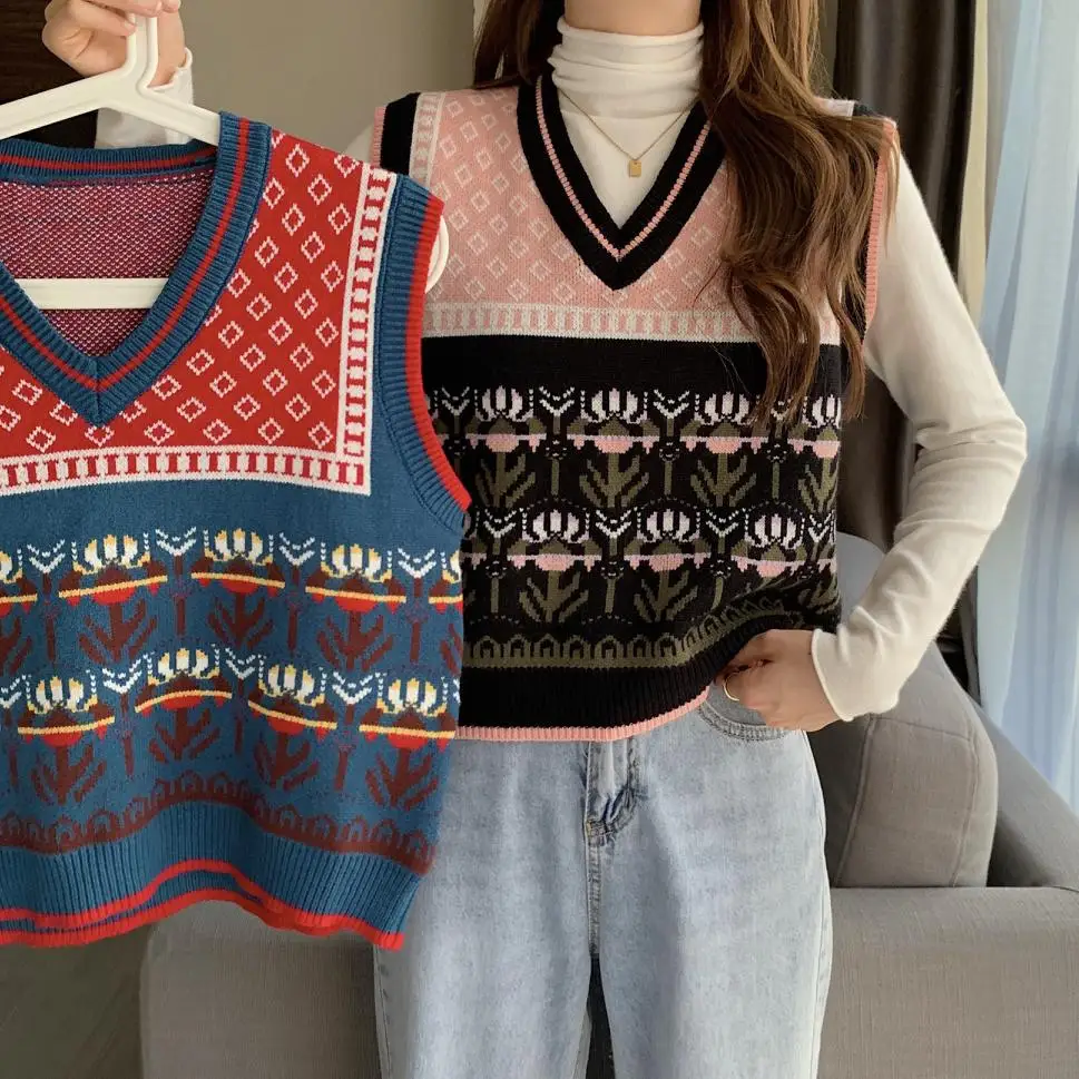 Striped Vintage Knitted Sweater Vest Women Pullover V-Neck Casual Retro Sweater Spring Autumn Embroider Female Knitted Vest
Striped Vintage Knitted Sweater Vest Women Pullover V-Neck Casual Retro Sweater Spring Autumn Embroider Female Knitted Vest