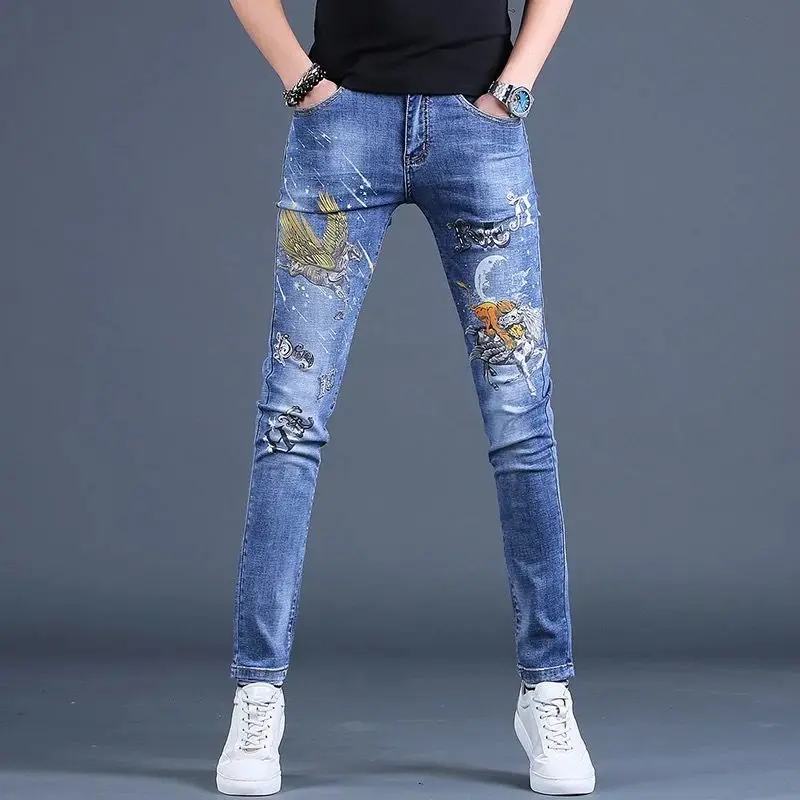 Korea Version Men’s High Quality Noble Blue Jeans, Slim Stretch Jeans,Light Luxury Print Sexy Jeans, Stylish Street Jeans;
Korea Version Men’s High Quality Noble Blue Jeans, Slim Stretch Jeans,Light Luxury Print Sexy Jeans, Stylish Street Jeans;