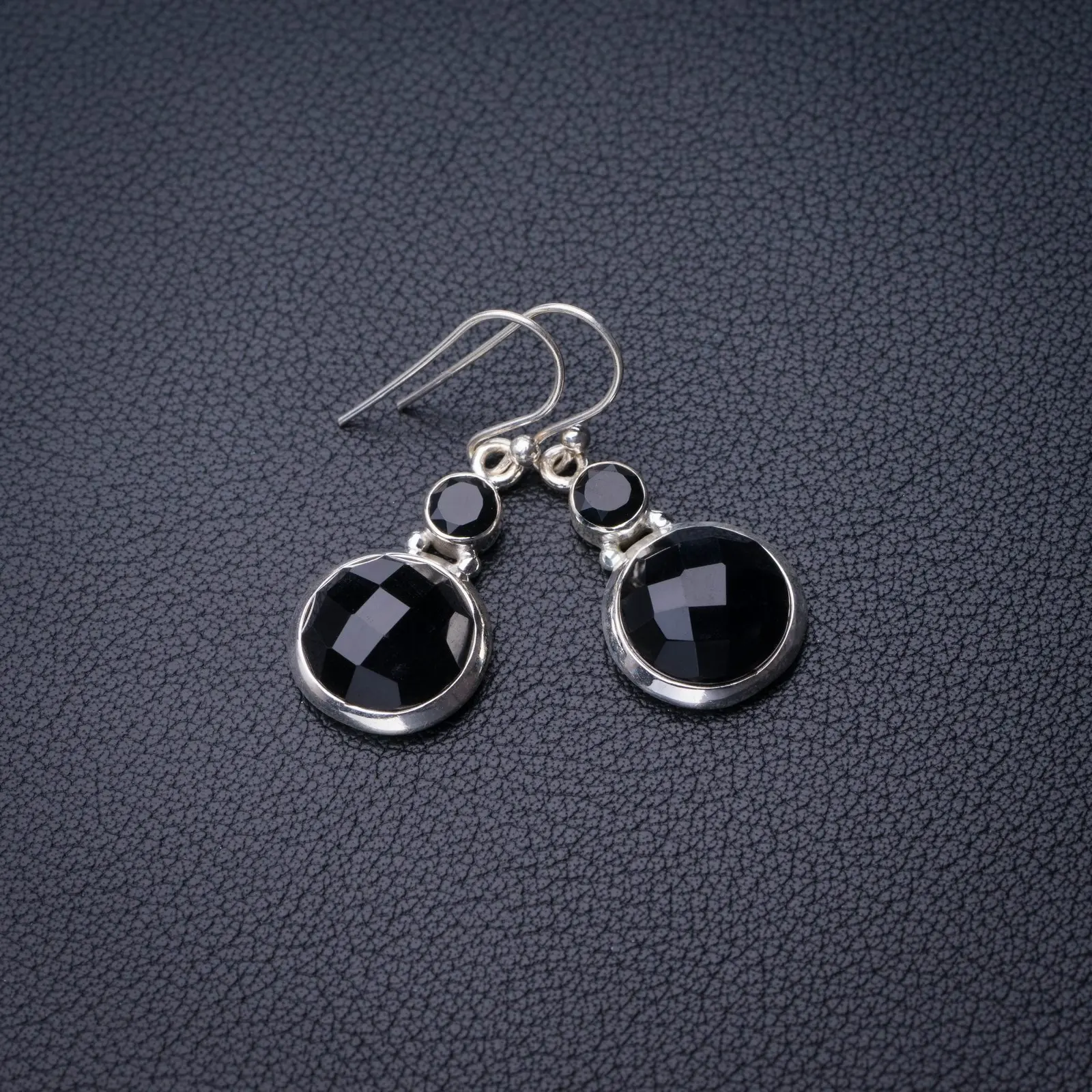 Серьги StarGems из серебра 925 пробы 1,5 пробы ручной работы с натуральным черным ониксом D7679
Серьги StarGems из серебра 925 пробы 1,5 пробы ручной работы с натуральным черным ониксом D7679