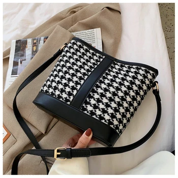 Bucket Bag Vintage Tweed Crossbody Mini Tote 2020 Designer houndstooth Patchwork Women Handbag Tassen Sac Femme 2020 Pochette
Bucket Bag Vintage Tweed Crossbody Mini Tote 2020 Designer houndstooth Patchwork Women Handbag Tassen Sac Femme 2020 Pochette