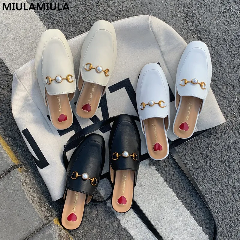 MIULAMIULA Brand Designers 2020 Luxury Pearl Metal Chain Flat Leather Slides Red Heart Slip On Slippers Loafers Flip Flops 35-41
MIULAMIULA Brand Designers 2020 Luxury Pearl Metal Chain Flat Leather Slides Red Heart Slip On Slippers Loafers Flip Flops 35-41