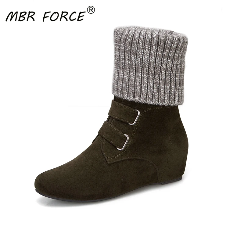 MBR FORCE 2020autumn and winter fashion all-match frosted plush flat zipper European and American style warm boots army green
MBR FORCE 2020autumn and winter fashion all-match frosted plush flat zipper European and American style warm boots army green