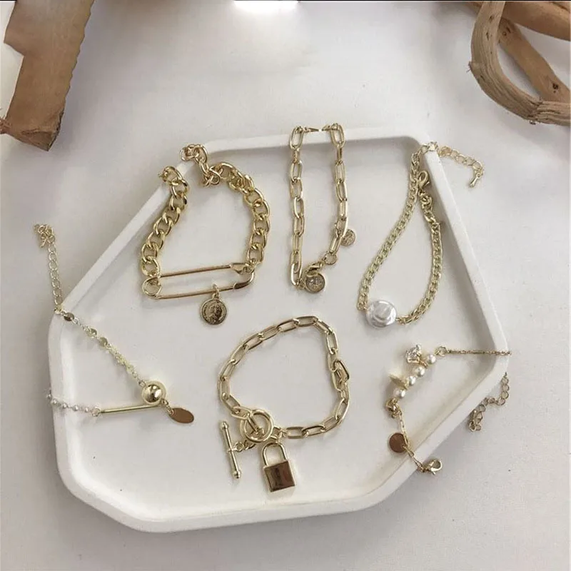 Charm Vintage Statement Gold Chain Lock Pearl Bracelet Women Femme 2019 New Fashion Jewelry
Charm Vintage Statement Gold Chain Lock Pearl Bracelet Women Femme 2019 New Fashion Jewelry