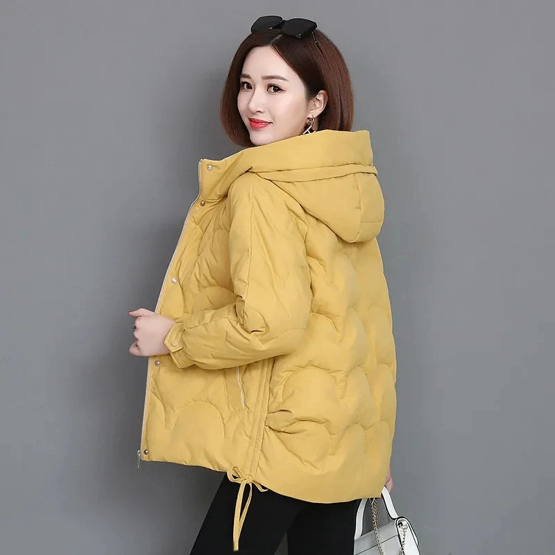 2023 Women Winter Jacket Short Warm Parkas Female Spring/Autumn New Thickening Coat Cotton Padded Jacket Hooded Oversize 3XL
2023 Women Winter Jacket Short Warm Parkas Female Spring/Autumn New Thickening Coat Cotton Padded Jacket Hooded Oversize 3XL
