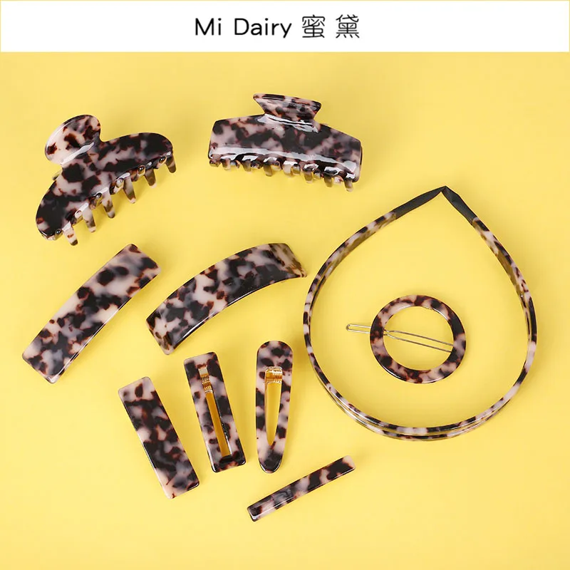Defects-2019 wholesale dark tortoise shell color simple design Korea hair barrettes clips claws accessories for women girls
Defects-2019 wholesale dark tortoise shell color simple design Korea hair barrettes clips claws accessories for women girls