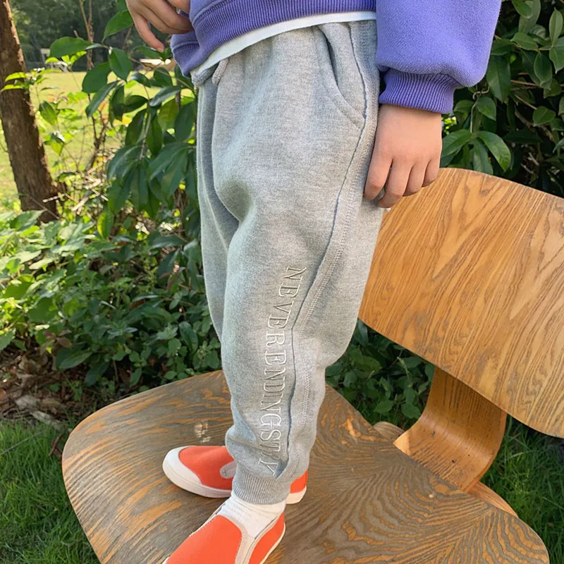 2019 Childrens Pants Autumn And Winter New Small Childrens Trousers Plus Velvet Loose Letters Embroidered Sports Knit Pants
2019 Childrens Pants Autumn And Winter New Small Childrens Trousers Plus Velvet Loose Letters Embroidered Sports Knit Pants