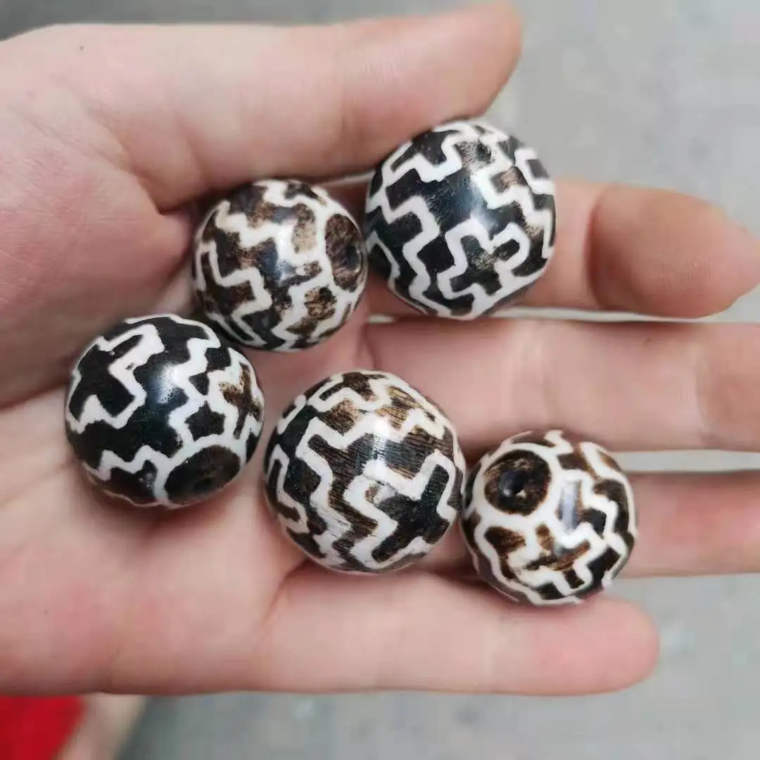 1pcs/lot high-quality Pumtek wood fossil beads Big round dzi Cultural heritage natural Accessories Necklace bracelet diy Jewelry
1pcs/lot high-quality Pumtek wood fossil beads Big round dzi Cultural heritage natural Accessories Necklace bracelet diy Jewelry