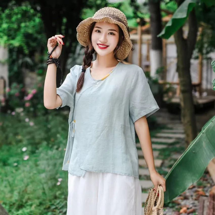 Топ женский из хлопка и льна, на шнуровке, с коротким рукавом, в китайском стиле ретро, винтажный, летний, блузка Hanfu
Топ женский из хлопка и льна, на шнуровке, с коротким рукавом, в китайском стиле ретро, винтажный, летний, блузка Hanfu