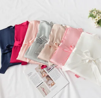 Lady Satin Wedding Robe For Bride&bridesmaid Half Sleeve Sexy Mini Kimono Bathrobe Gown V-neck Lounge Loose Sleepwear Nightgown 
Lady Satin Wedding Robe For Bride&bridesmaid Half Sleeve Sexy Mini Kimono Bathrobe Gown V-neck Lounge Loose Sleepwear Nightgown