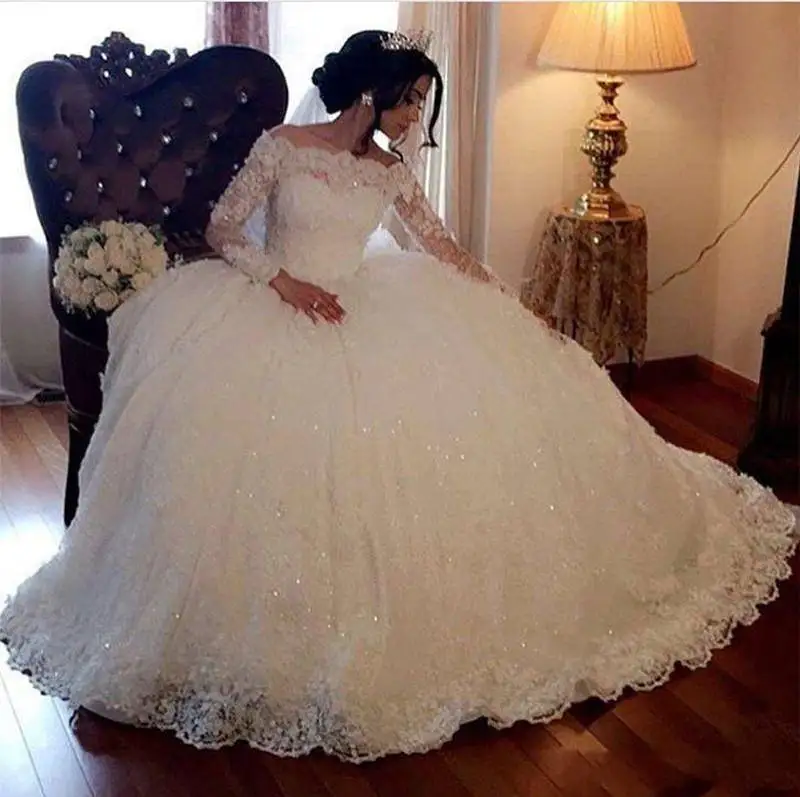 Ball Gown Wedding Dresses Vintage Long Sleeves Lace Appliques Sequins Puffy Arabic Dubai Formal Church Bridal wedding Gowns 2020 
Ball Gown Wedding Dresses Vintage Long Sleeves Lace Appliques Sequins Puffy Arabic Dubai Formal Church Bridal wedding Gowns 2020