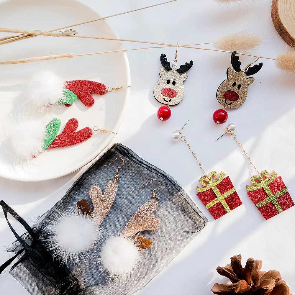 Autumn And Winter Fashion Women's New Style Christmas Felt Cloth Earrings Cool Fun Christmas Deer Elegant Furry Ball Ear Stud 
Autumn And Winter Fashion Women's New Style Christmas Felt Cloth Earrings Cool Fun Christmas Deer Elegant Furry Ball Ear Stud