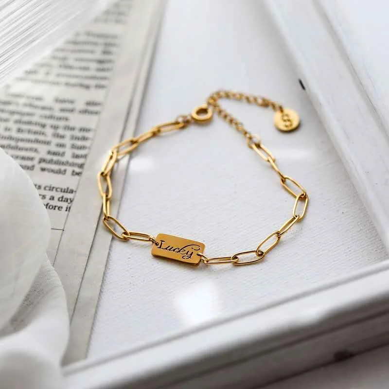 Titanium Steel Gold Paperclip Chain Bracelet Women Lucky Square Hand Jewelry Hollow Heart LOVE Tag Charm Bracelets
Titanium Steel Gold Paperclip Chain Bracelet Women Lucky Square Hand Jewelry Hollow Heart LOVE Tag Charm Bracelets