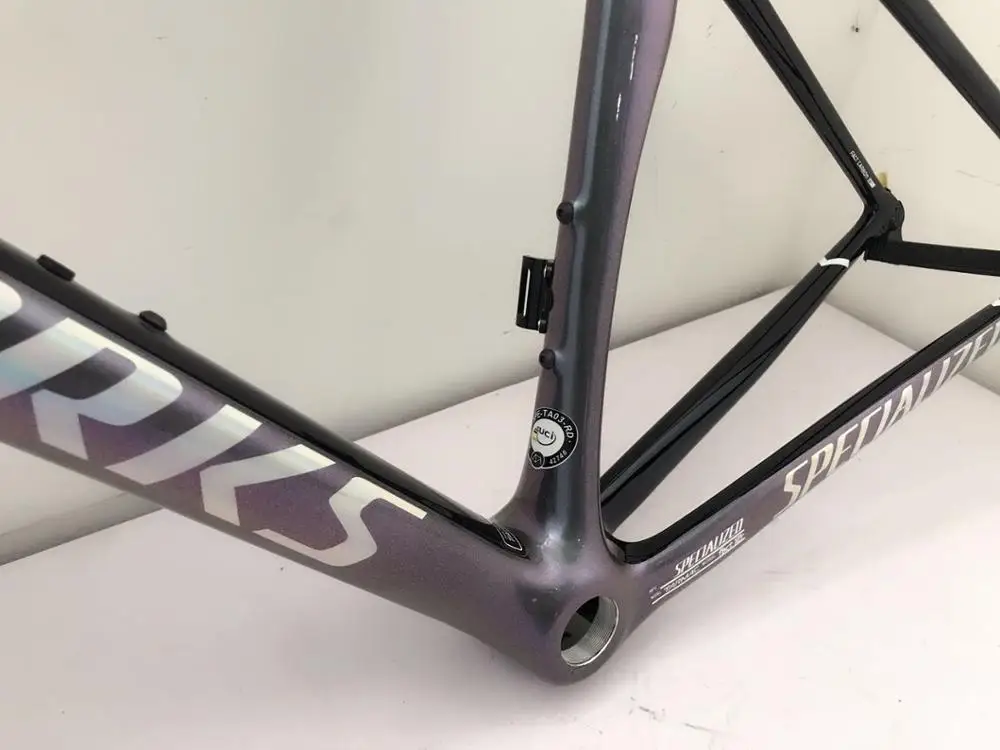 2020 HOT Selling SL 6Team Carbon DISC Frames Blue purple chameleon paint Carbon Bicycle Frame With Fork+Headset+seatpost+clamp
2020 HOT Selling SL 6Team Carbon DISC Frames Blue purple chameleon paint Carbon Bicycle Frame With Fork+Headset+seatpost+clamp