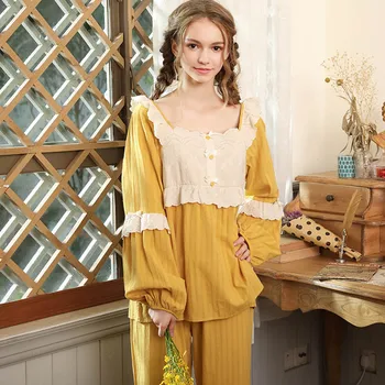 2020 new winter cotton pajamas lace long sleeve pajamas for women court cute Princess 2 pieces home service female nightwear 
2020 new winter cotton pajamas lace long sleeve pajamas for women court cute Princess 2 pieces home service female nightwear