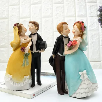 European and American couples accessories decoration resin retro European ornaments TV cabinet ornaments small crafts gifts c
European and American couples accessories decoration resin retro European ornaments TV cabinet ornaments small crafts gifts c