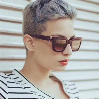 2020 new fashion brand Sunglasses European and American fashion trend street shot cross border Sunglasses personalized Sunglasse 
2020 new fashion brand Sunglasses European and American fashion trend street shot cross border Sunglasses personalized Sunglasse