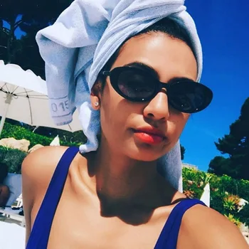 Fashion oval sunglasses European and American hot-selling sunglasses trendy retro glasses metal hinge men's and women's sun
Fashion oval sunglasses European and American hot-selling sunglasses trendy retro glasses metal hinge men's and women's sun