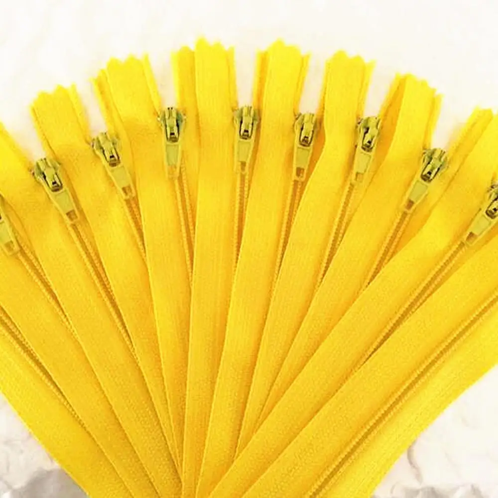 10 pieces. 25 cm (10 inches) Yellow Nylon Zippers Tailor Sewer Craft Crafter's & FGDQRS
10 pieces. 25 cm (10 inches) Yellow Nylon Zippers Tailor Sewer Craft Crafter's & FGDQRS