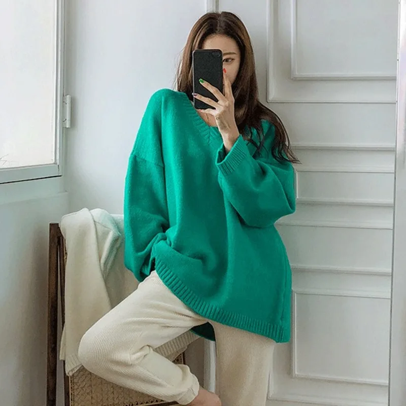 2020 New Autumn Winter Ladies Sweater V-neck Pullover Minimalist Knitting Elegant Ladies Loose Solid Color Top White Casual
2020 New Autumn Winter Ladies Sweater V-neck Pullover Minimalist Knitting Elegant Ladies Loose Solid Color Top White Casual