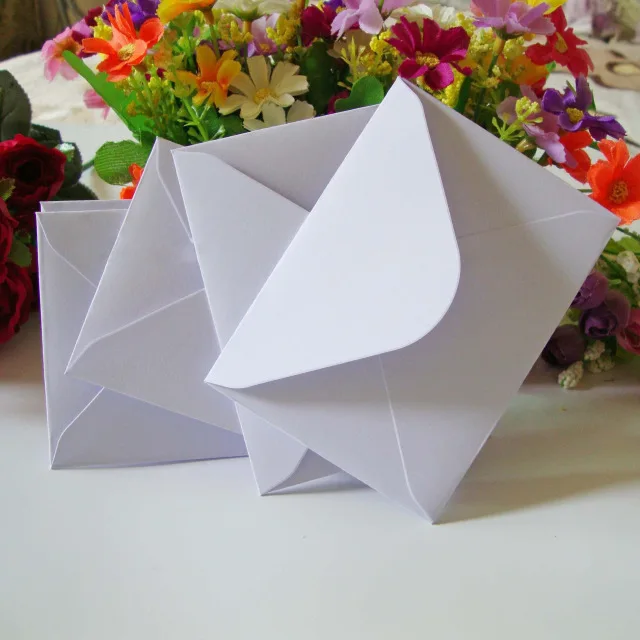 100Pcs LxW: 11x8cm white Mini Kraft Envelope Business VIP Card Small Wedding Party Invitation Card Paper Envelopes office
100Pcs LxW: 11x8cm white Mini Kraft Envelope Business VIP Card Small Wedding Party Invitation Card Paper Envelopes office