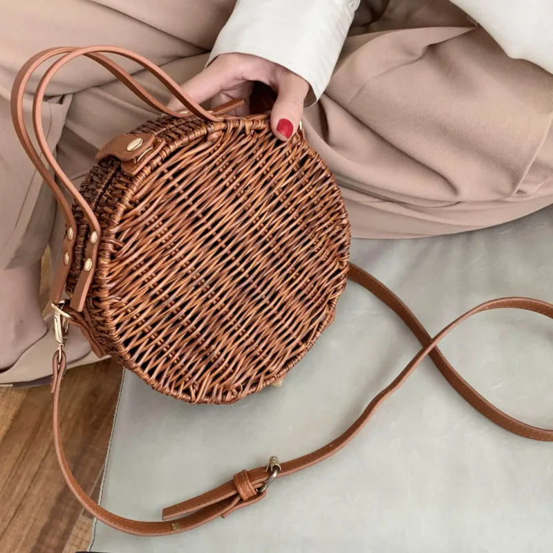 Woven Rattan Bag Round Straw Shoulder Bag Small Beach HandBags Women Summer Hollow Handmade Messenger Crossbody Bags
Woven Rattan Bag Round Straw Shoulder Bag Small Beach HandBags Women Summer Hollow Handmade Messenger Crossbody Bags