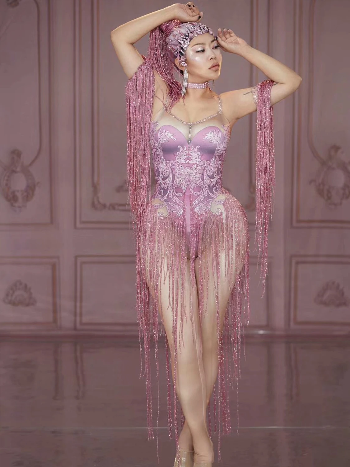Shining Pink Crystals Tassel Women Bodysuits Backless One-Piece Pole Dancing Wear DJ Singer Show Performance Costume
Shining Pink Crystals Tassel Women Bodysuits Backless One-Piece Pole Dancing Wear DJ Singer Show Performance Costume