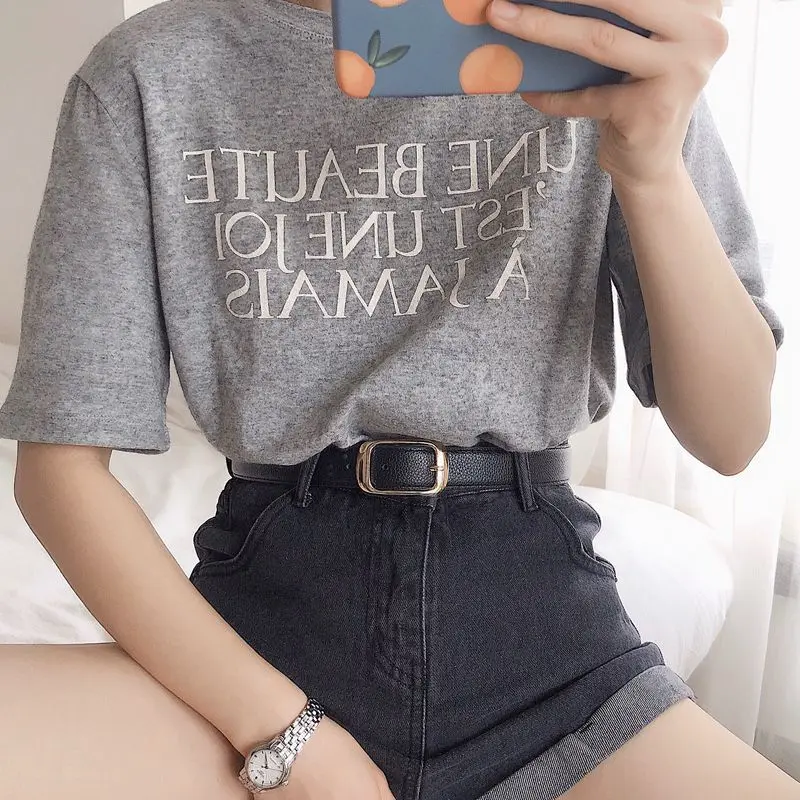 The new simple round buckle belt Korean version of the wild high-end PU pin buckle denim universal belt luxury female belt gg
The new simple round buckle belt Korean version of the wild high-end PU pin buckle denim universal belt luxury female belt gg