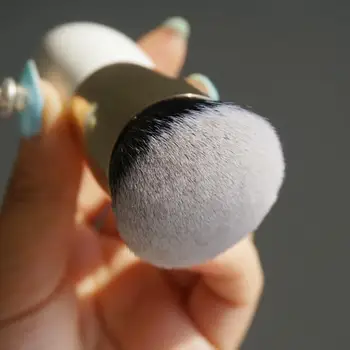 Angled Round Head Makeup Cosmetic Brushes Soft Synthetic Fiber Drop Handle Blush Brush Black Pole Face Care Professional Brush 
Angled Round Head Makeup Cosmetic Brushes Soft Synthetic Fiber Drop Handle Blush Brush Black Pole Face Care Professional Brush