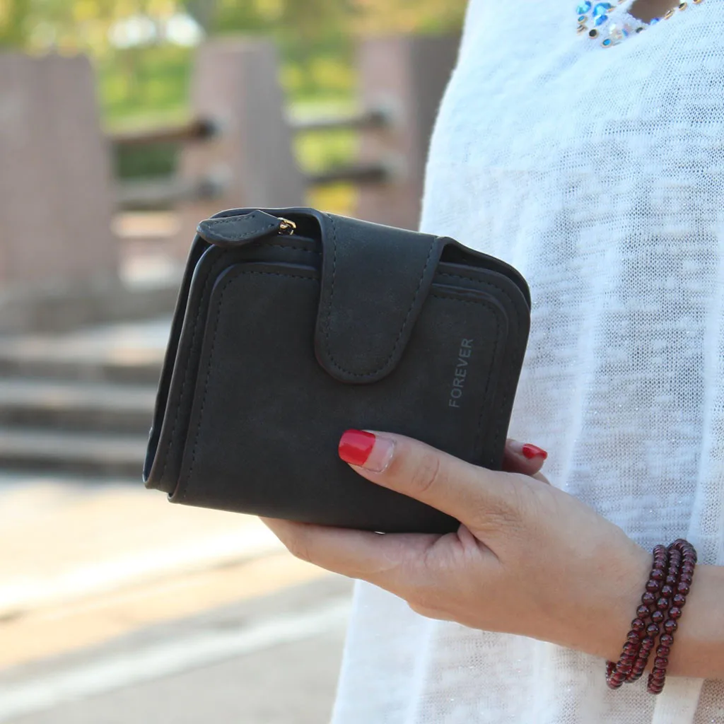 Lady Snap Fastener Zipper Short Clutch Wallet Solid Letter Fashion Small Female Purse Short Purse Vintage Matte Women Wallet 824
Lady Snap Fastener Zipper Short Clutch Wallet Solid Letter Fashion Small Female Purse Short Purse Vintage Matte Women Wallet 824