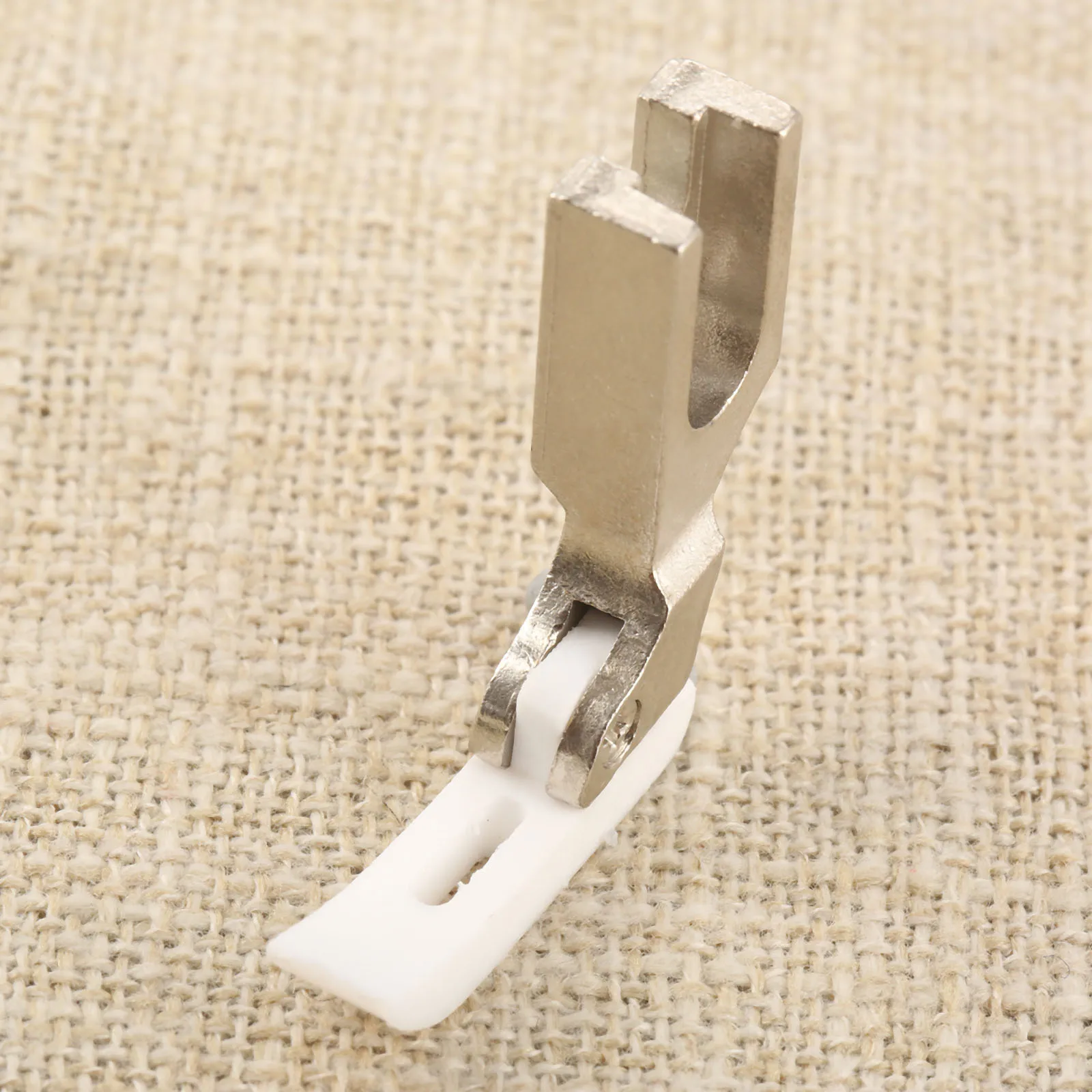 Description Picture 4 of item2Pcs T363 Sewing Machine Plastic Presser Feet Zipper Narrow Presser Foot for Flat Wagon Sewing Machine Sewing Tools & Accessory