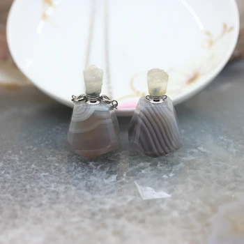 Natural gray agates Perfume Bottle Pendants Plated Silvers Chain,Faceted Essential Oil Diffuser Vial Quartz Necklace Charms 
Natural gray agates Perfume Bottle Pendants Plated Silvers Chain,Faceted Essential Oil Diffuser Vial Quartz Necklace Charms