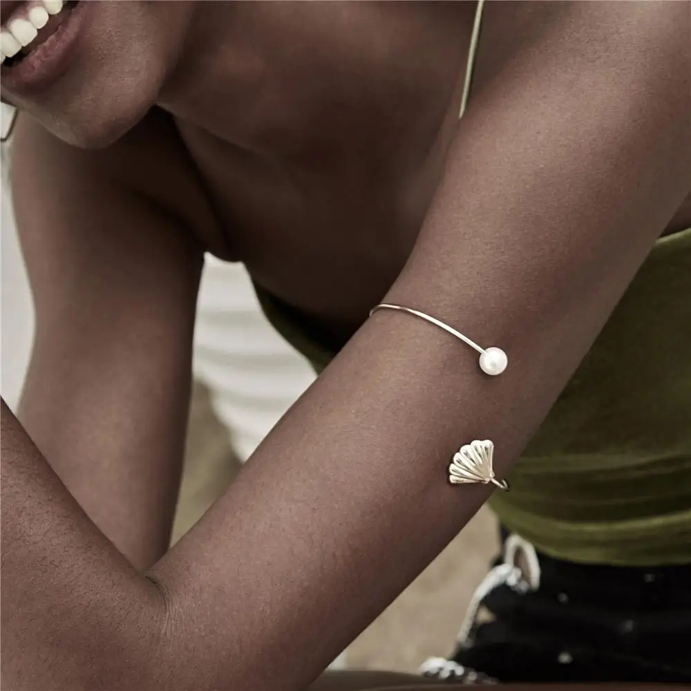 

Ingemark Retro Imitation Pearls Upper Arm Cuff Bangle Love Shell Bracelet Arm Accessories Bohemian Open Bangle Armlet for Women